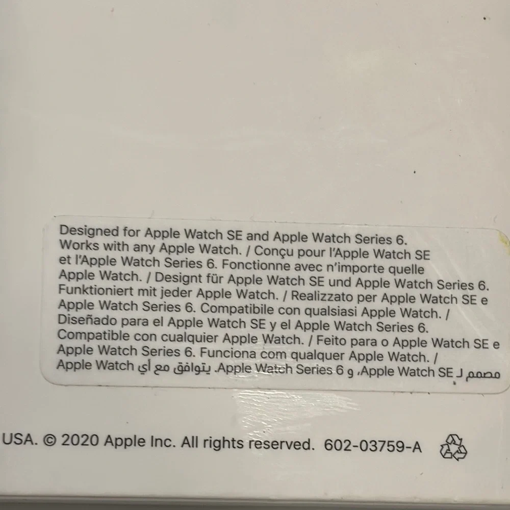 Apple Red Sports Watch Band 40mm NEW - Picture 4 of 7